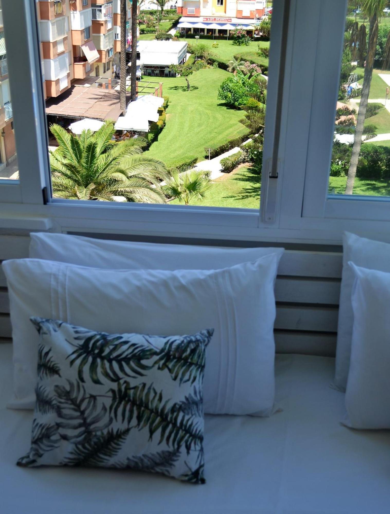 Spacious 1 Bedroom Apartment, Beach Front, Torrox Costa Eksteriør bilde